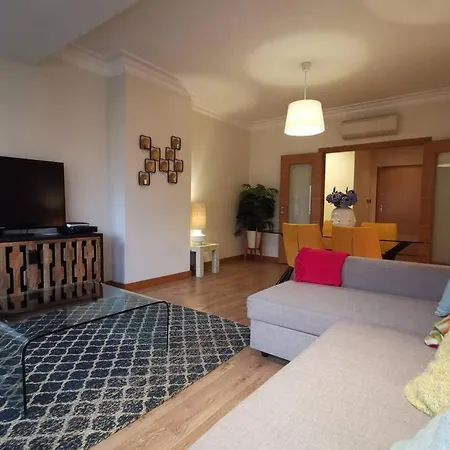 Cozy Purple Telheiras Apartment *